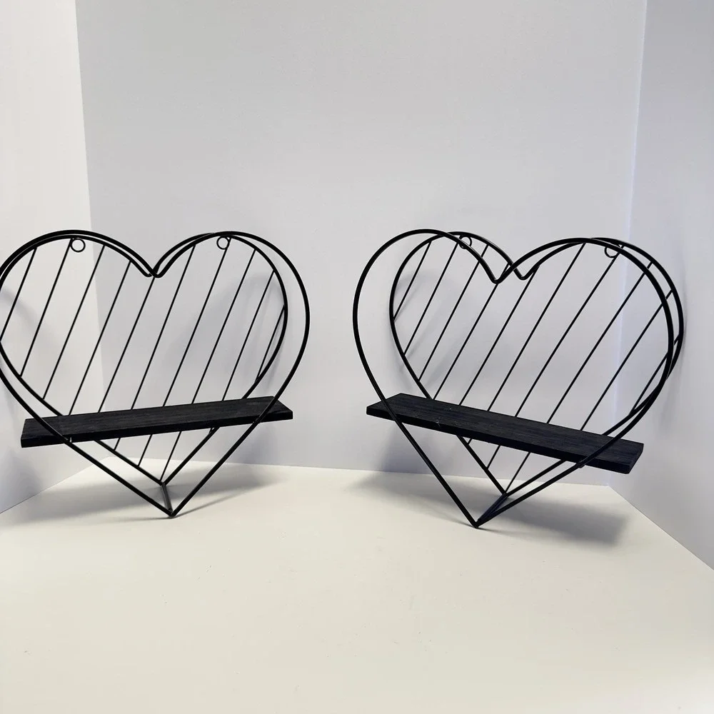 Black Metal Heart Shaped Floating Shelves‎ Set of 2 Wall Decor